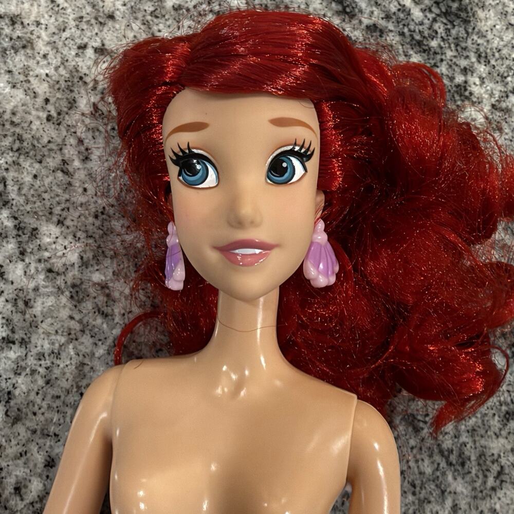 RARE - Disney Store- The Little Mermaid- ARIEL- Singing Doll Articulated Works